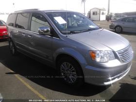 2013 Chrysler Town & Country