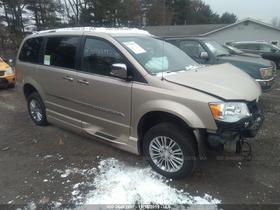 2016 Chrysler Town & Country