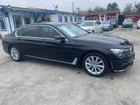 2019 BMW 740i