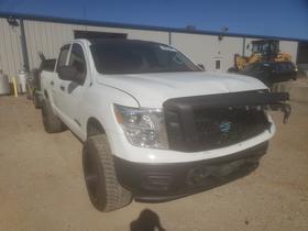 2017 Nissan Titan
