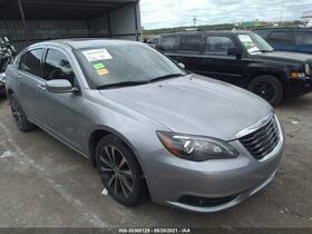 2013 Chrysler 200