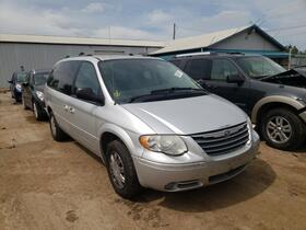 2005 Chrysler Town & Country