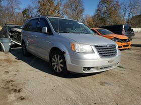 2008 Chrysler Town & Country