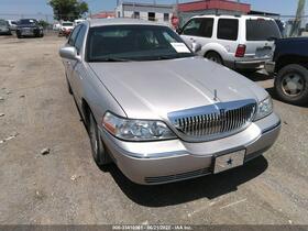 2008 Lincoln Town Car