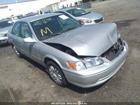 2000 Toyota Camry
