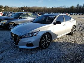 2020 Nissan Altima