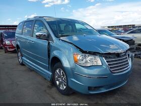 2010 Chrysler Town & Country