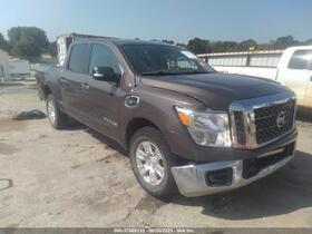 2017 Nissan Titan