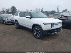 2023 Rivian R1S