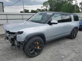 2023 Rivian R1S