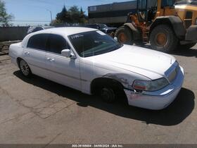 2004 Lincoln Town Car