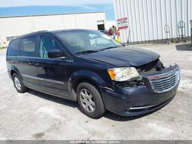 2011 Chrysler Town & Country