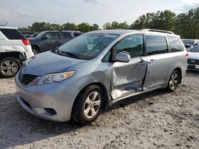 2014 Toyota Sienna