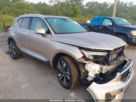 2023 Volvo XC40