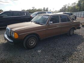 1980 Mercedes-Benz 200 Series