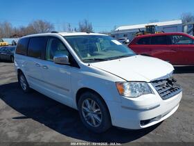 2010 Chrysler Town & Country