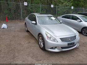 2015 Infiniti Q40