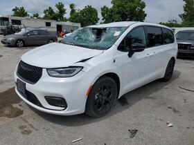 2024 Chrysler Pacifica Hybrid