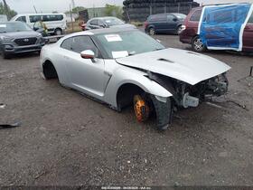 2012 Nissan GT-R