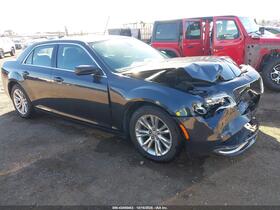 2019 Chrysler 300