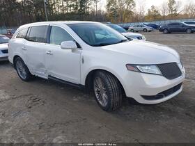 2014 Lincoln MKT
