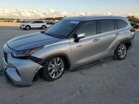 2021 Toyota Highlander Hybrid