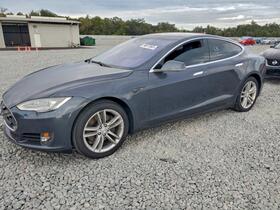2015 Tesla Model S