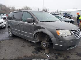 2010 Chrysler Town & Country