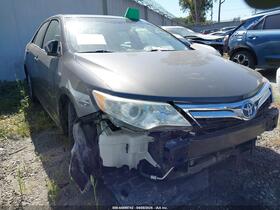 2014 Toyota Camry Hybrid