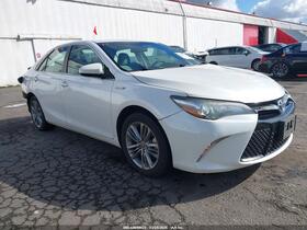 2016 Toyota Camry Hybrid
