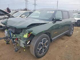 2024 Rivian R1S