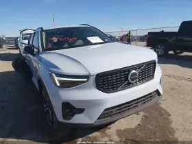 2025 Volvo XC40