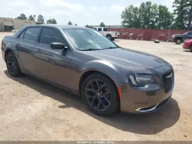 2019 Chrysler 300