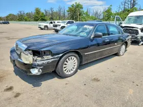 2004 Lincoln Town Car