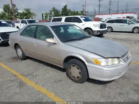 2000 Toyota Camry