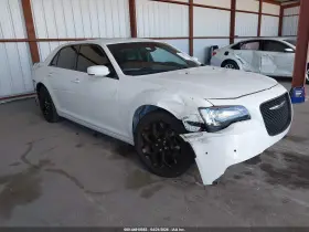 2016 Chrysler 300