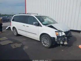 2016 Chrysler Town & Country