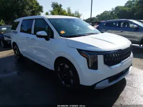 2025 Kia Carnival