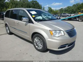 2015 Chrysler Town & Country