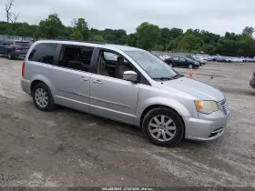 2011 Chrysler Town & Country