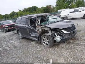 2012 Toyota Sienna
