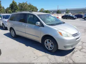 2004 Toyota Sienna