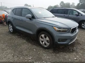 2022 Volvo XC40