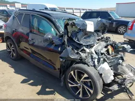 2022 Volvo XC40