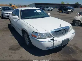 2005 Lincoln Town Car