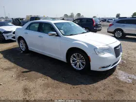 2016 Chrysler 300C