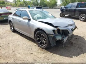 2018 Chrysler 300