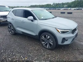 2025 Volvo XC40