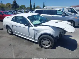2000 Ford Mustang