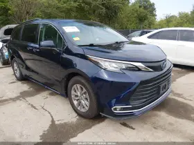 2022 Toyota Sienna Hybrid